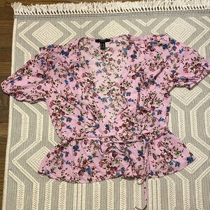 Forever 21 short Pink Floral top/shirt/blouse size M in women